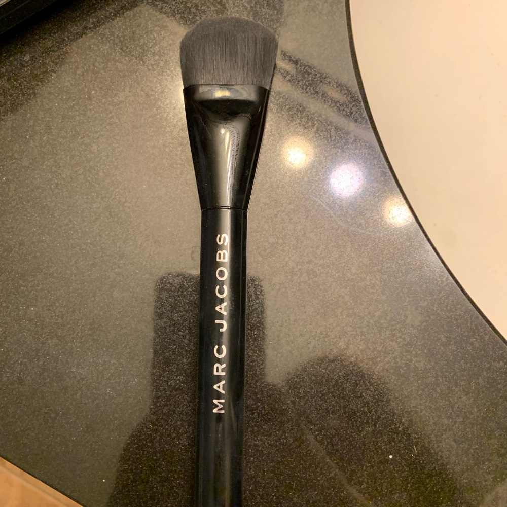 Marc Jacobs Seamless Foundation Brush